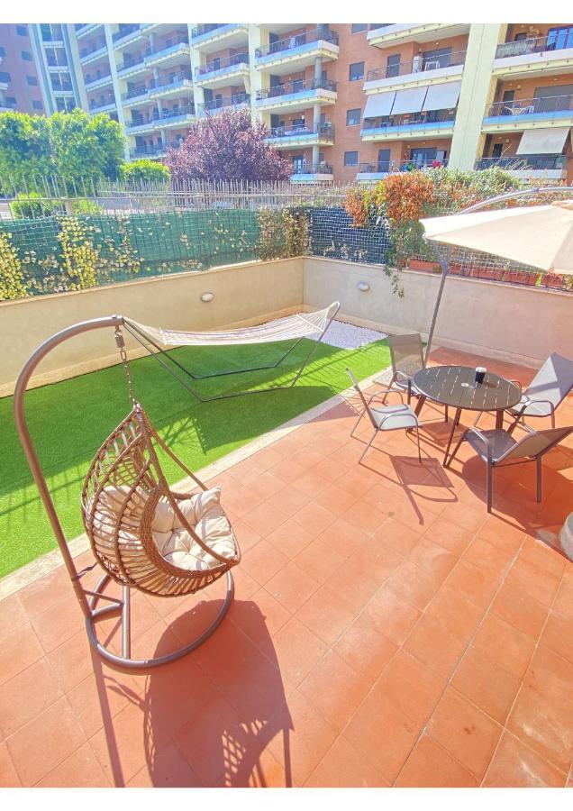 Sun Nest Apartment - Terrace & Garage フィウミチーノ エクステリア 写真