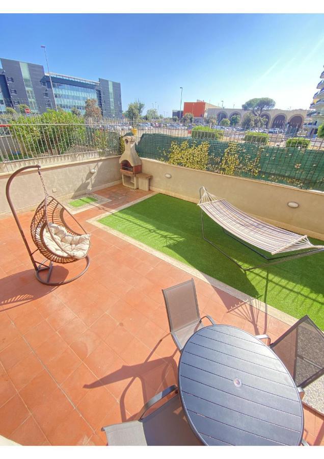 Sun Nest Apartment - Terrace & Garage フィウミチーノ エクステリア 写真