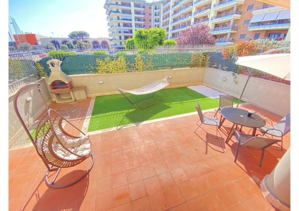 Sun Nest Apartment - Terrace & Garage フィウミチーノ エクステリア 写真